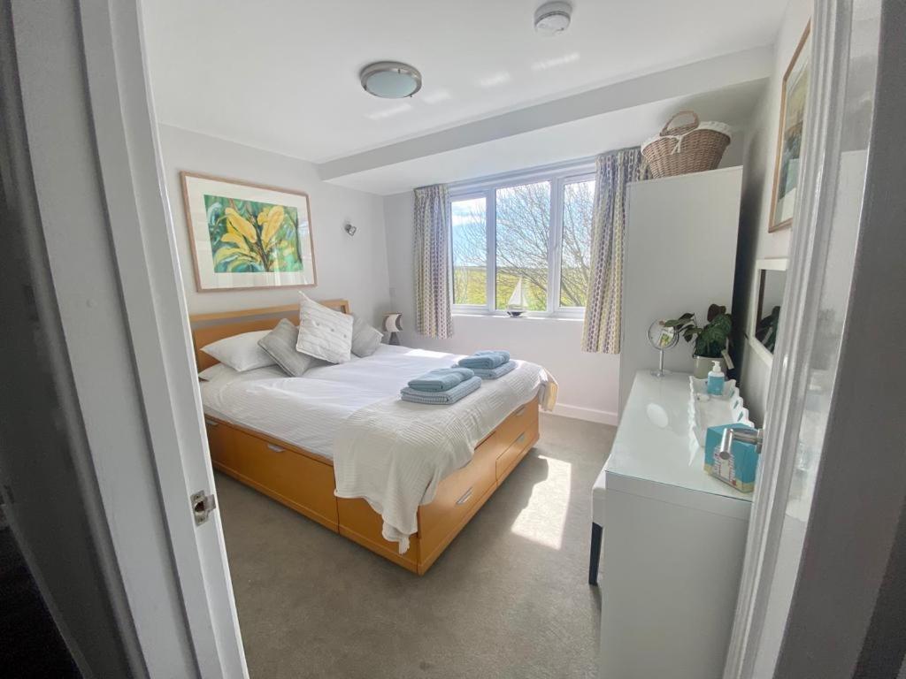 2 Bedroom Cottage Sleeps 4, With Pool Use, Сеннен Экстерьер фото